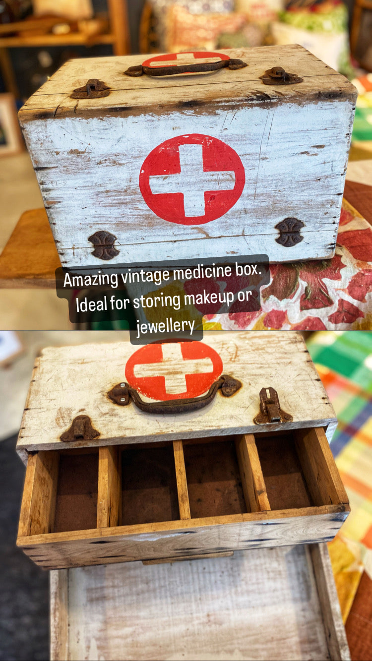 Rustic Vintage White Medicine Carry Box